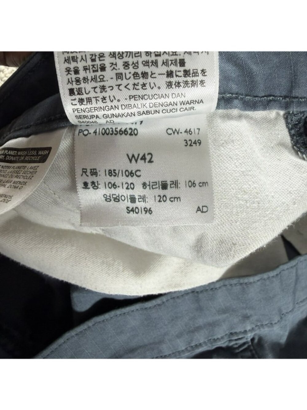 Levi's Pocket Ripstop Cargo Shorts Blue Hiking Fishing Men's Size 42 x 8 - Picture 3 of 8